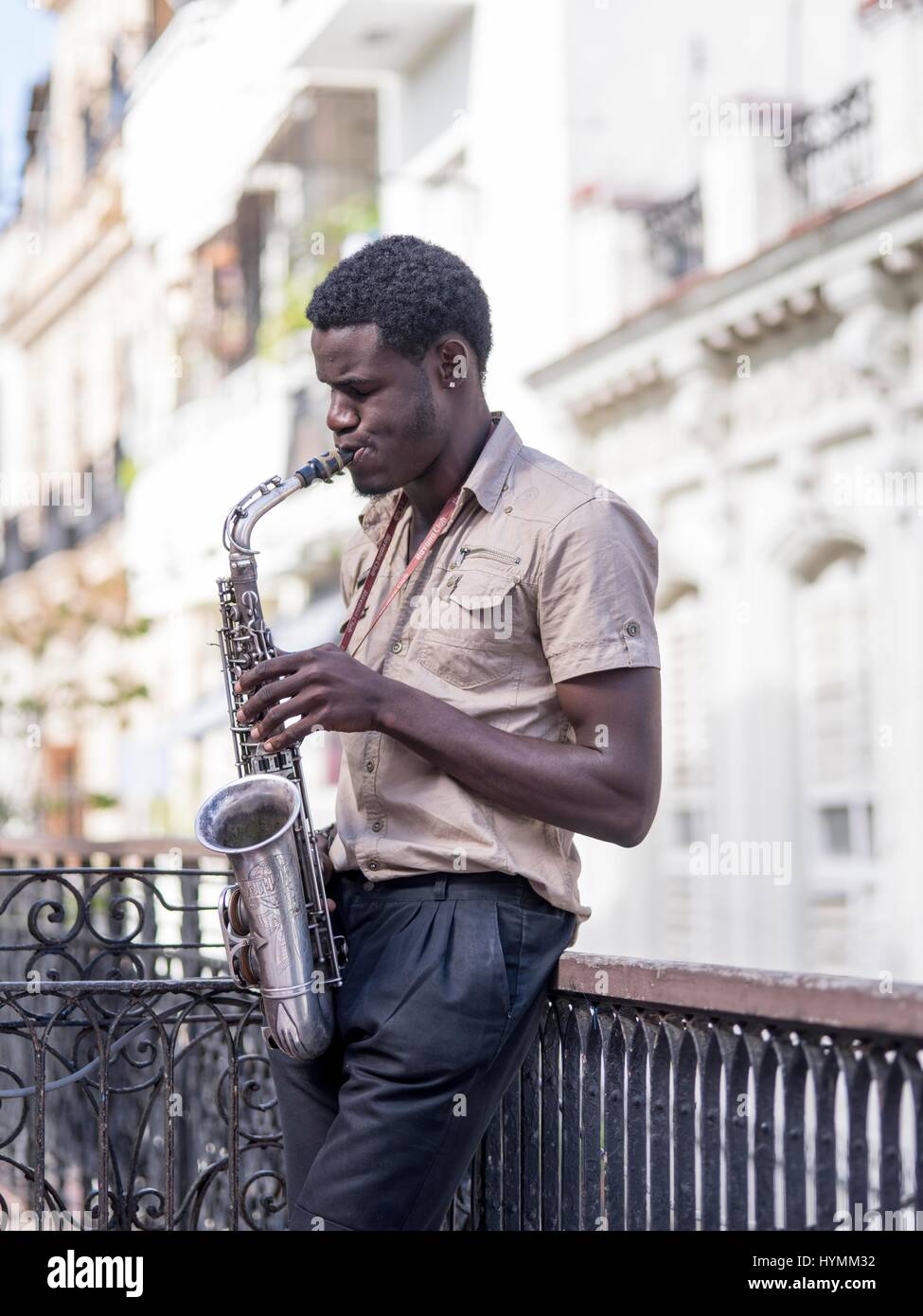 Kubanische Mann spielt Saxophon in Alt-Havanna, Kuba, Westindische Inseln, Mittelamerika Stockfoto