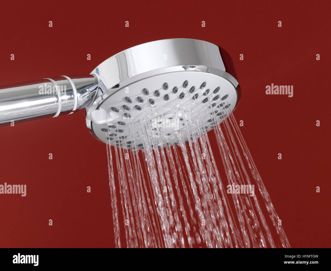 Neue Pflanzen im Boden isoliert Stockfoto