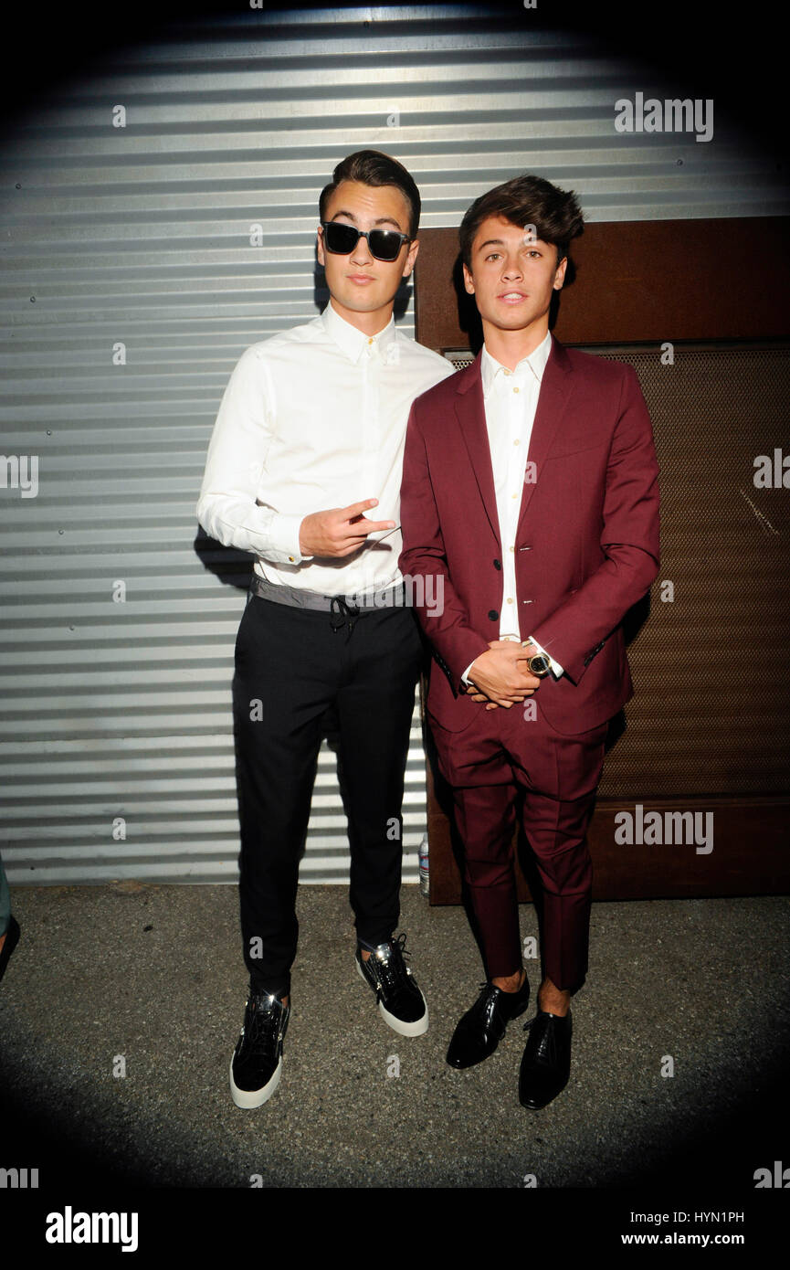 Brandon Lee (l) und Dylan Lee Porträt bei der Barmherzigkeit für Tiere Hidden Heroes Gala Unici Casa am 29. August 2015 in Los Angeles Kalifornien. Stockfoto Brandon Lee (l) und Dylan Lee Porträt bei der Barmherzigkeit für Tiere Hidden Heroes Gala Unici Casa am 29. August 2015 in Los Angeles Kalifornien. Stockfoto