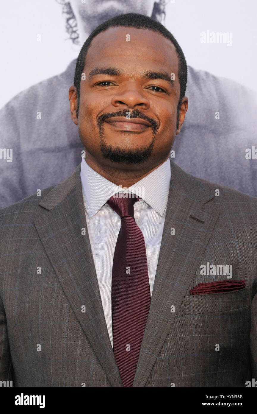 Regisseur F. Gary Gray besucht die Straight Outta Compton-Weltpremiere auf L.A. Live am 10. August 2015 in Los Angeles, Kalifornien Stockfoto