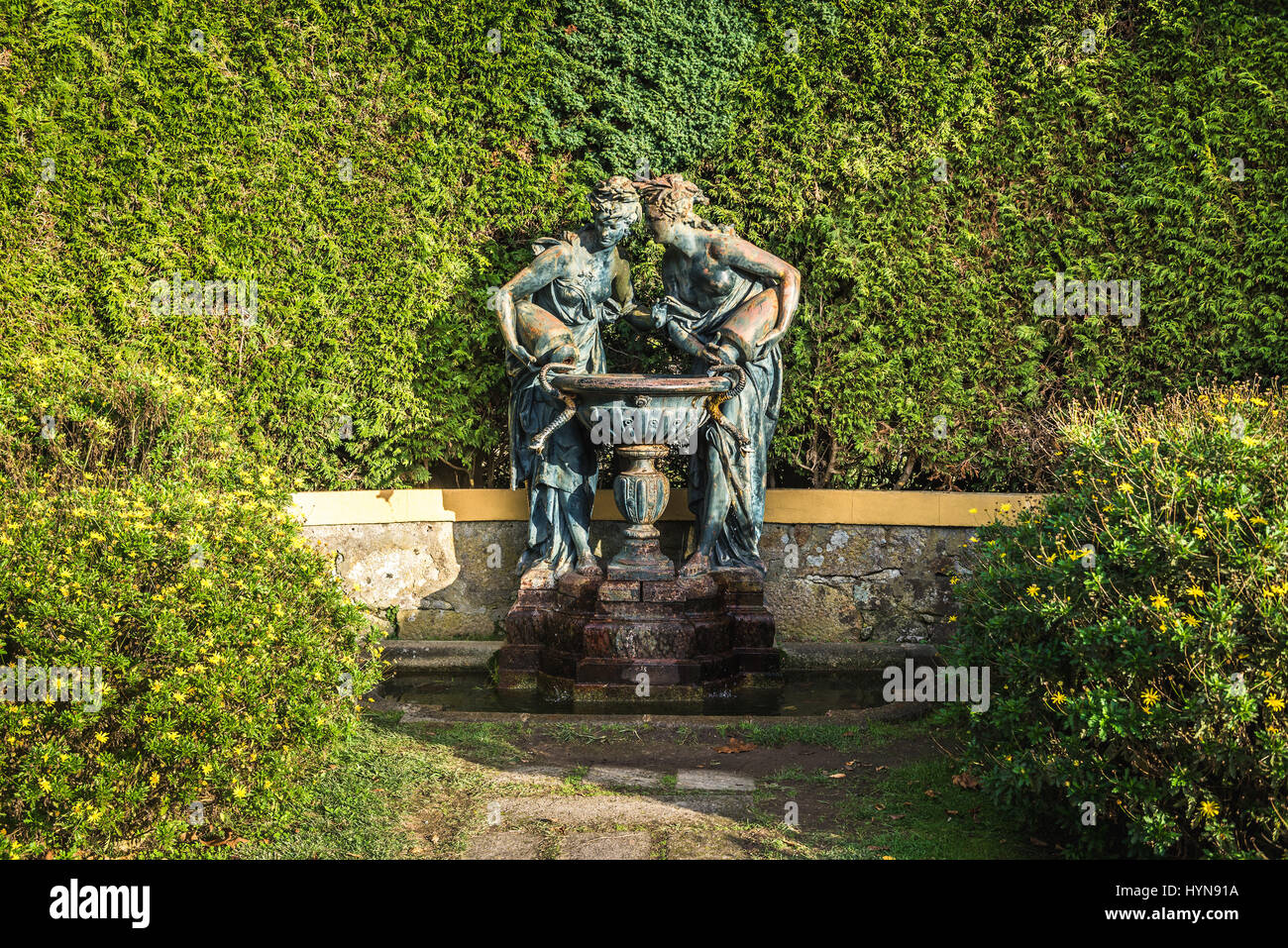 Fauna und Flora Fountain in Crystal Palace Gärten (Jardins Do Palacio de Cristal) in Massarelos Zivilgemeinde der Stadt Porto in Portugal Stockfoto