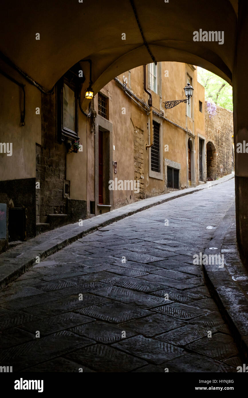 Florenz, Italien - ca. Mai 2015: Typische Straße in Florenz. Stockfoto