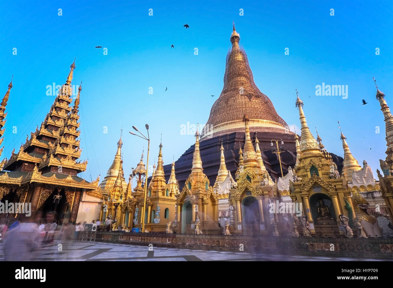 Shwedagon-Pagode Reparatur alle fünf Jahre zu einem Zeitpunkt um nicht schwarz Gold geworden. Stockfoto