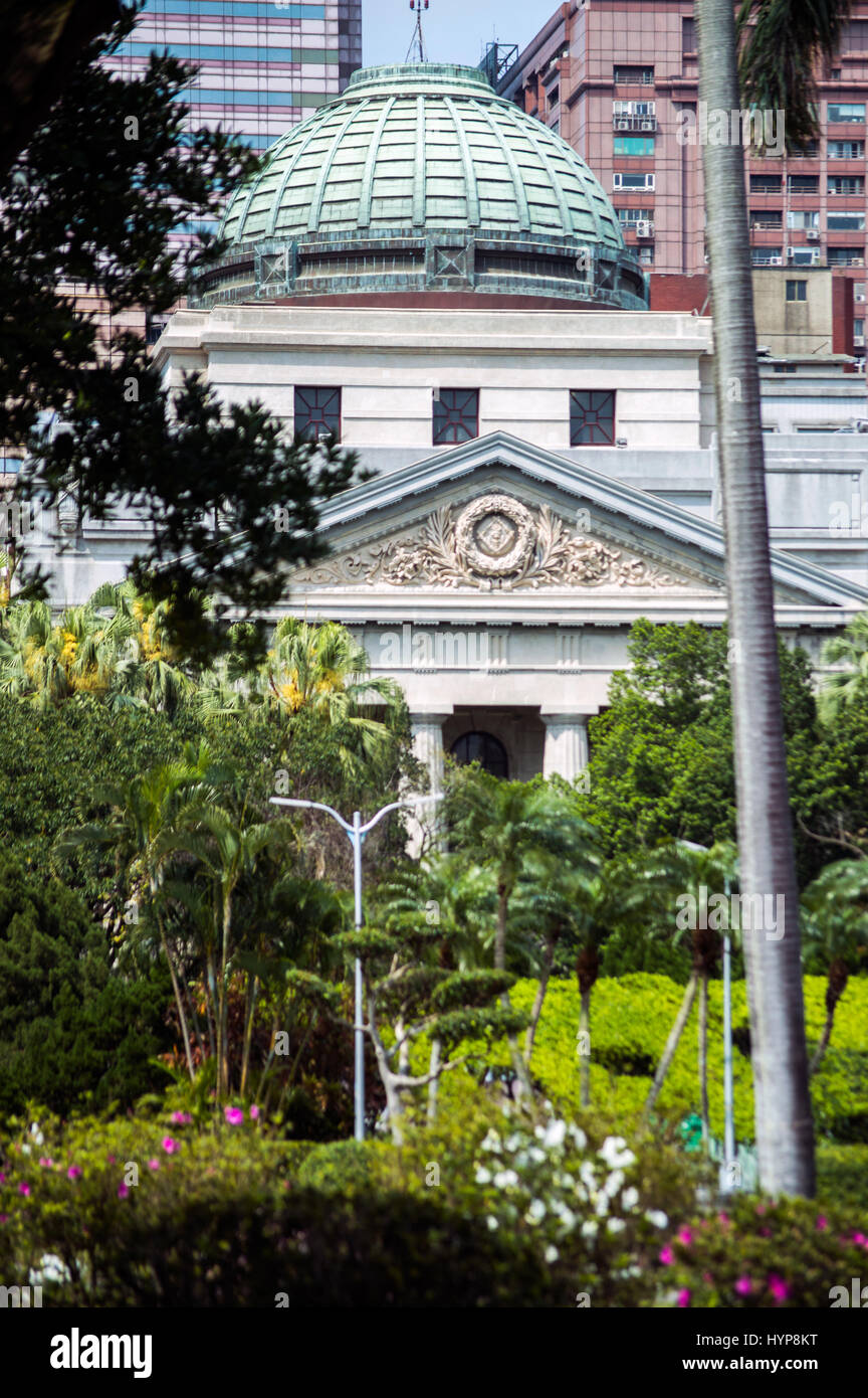 Friedenspark mit Rückansicht des National Taiwan Museum, Zhongzheng, Taipei Stockfoto