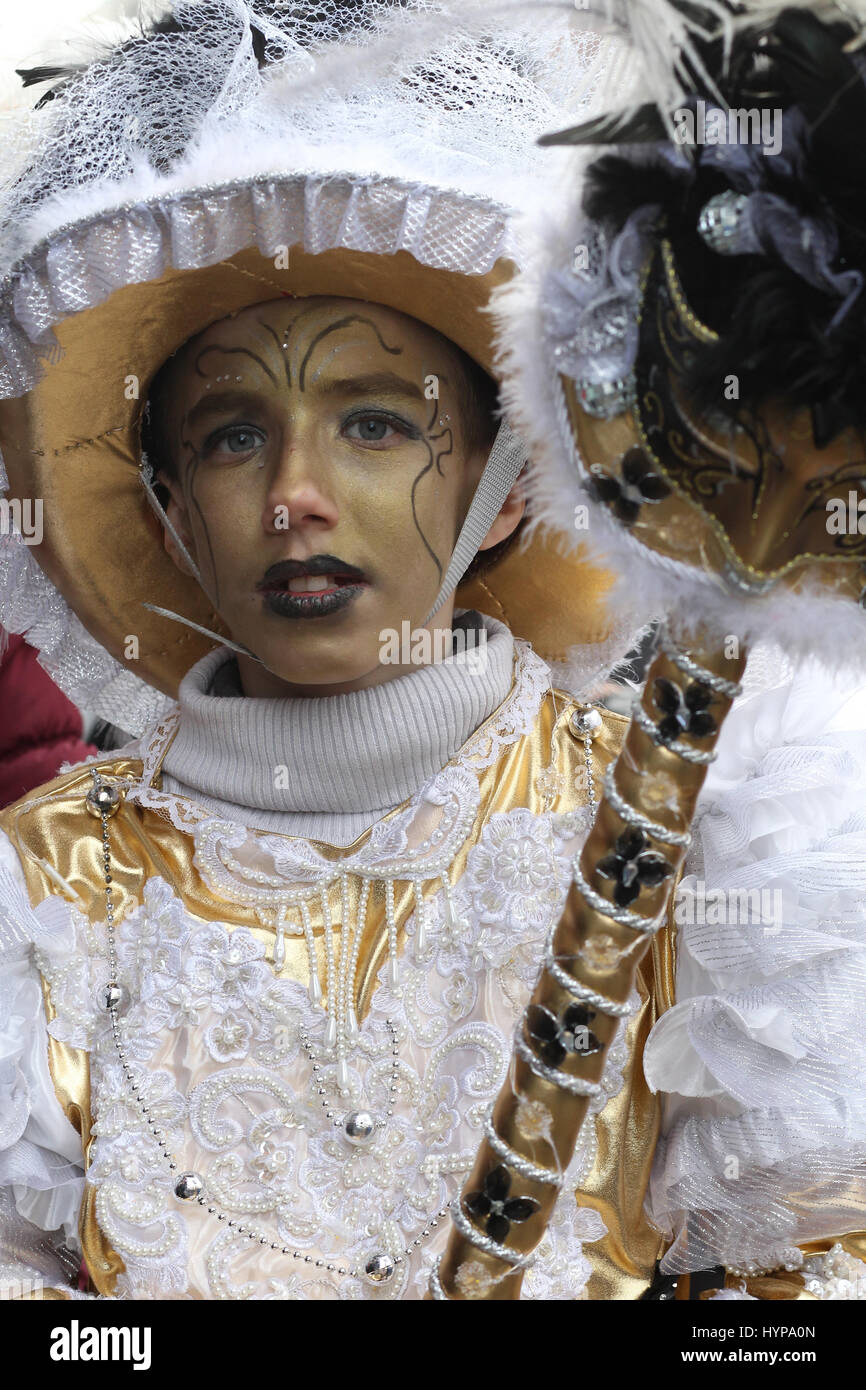 Der Karneval von Binche, Belgien ist als ein Meisterwerk des mündlichen und immateriellen Erbes der Menschheit von der UNESCO anerkannt. Stockfoto