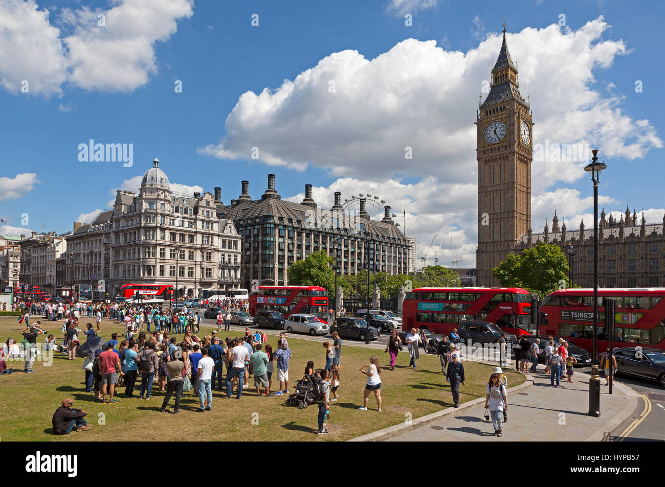Menschen am Parliament Square, Big Ben, Häuser von Parlamenten, London, England, Großbritannien Stockfoto
