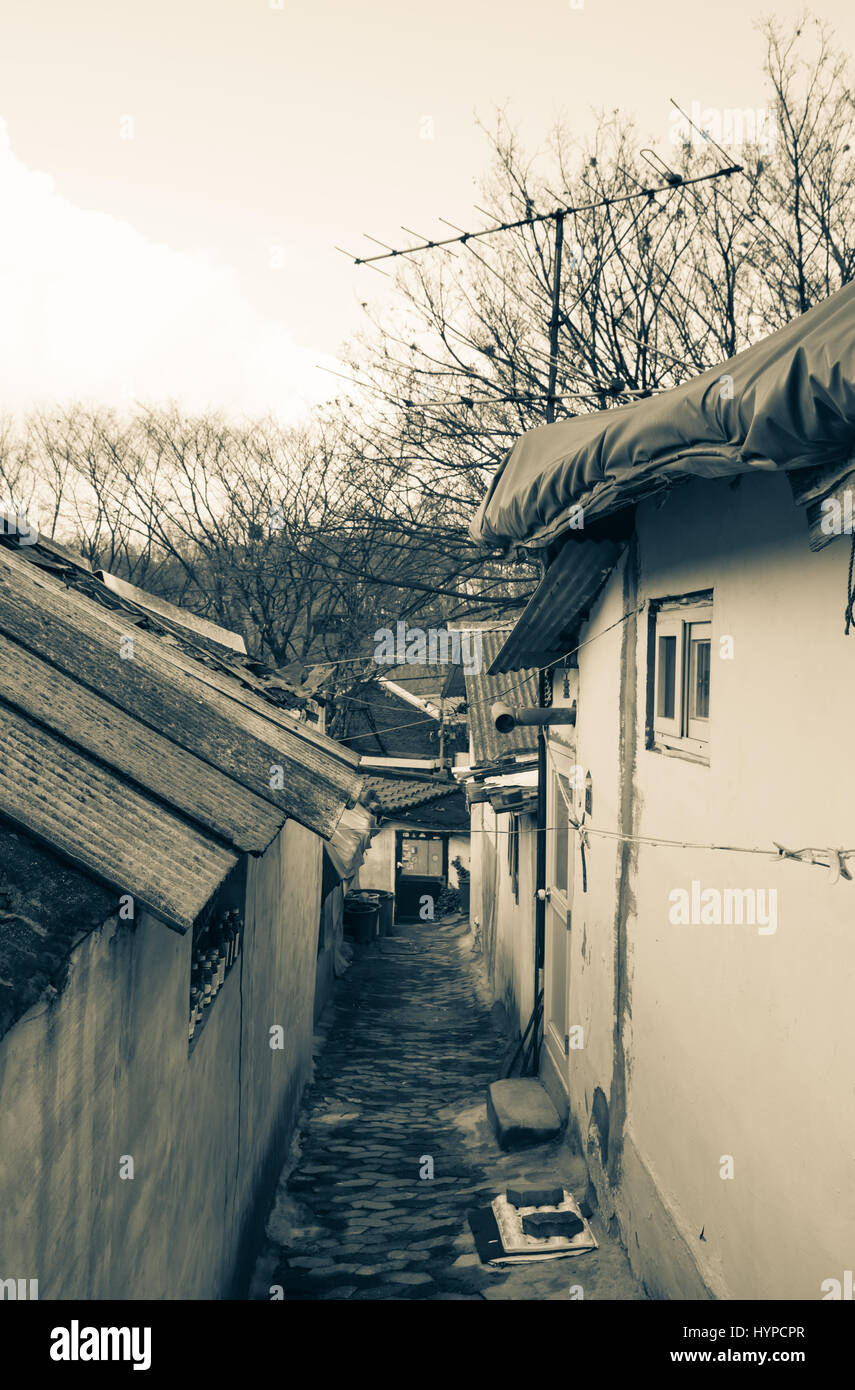 Blick auf die letzten Armen Bergdorf namens Baeksa Village(104 town or 104 village) in Seoul, Korea. Stockfoto