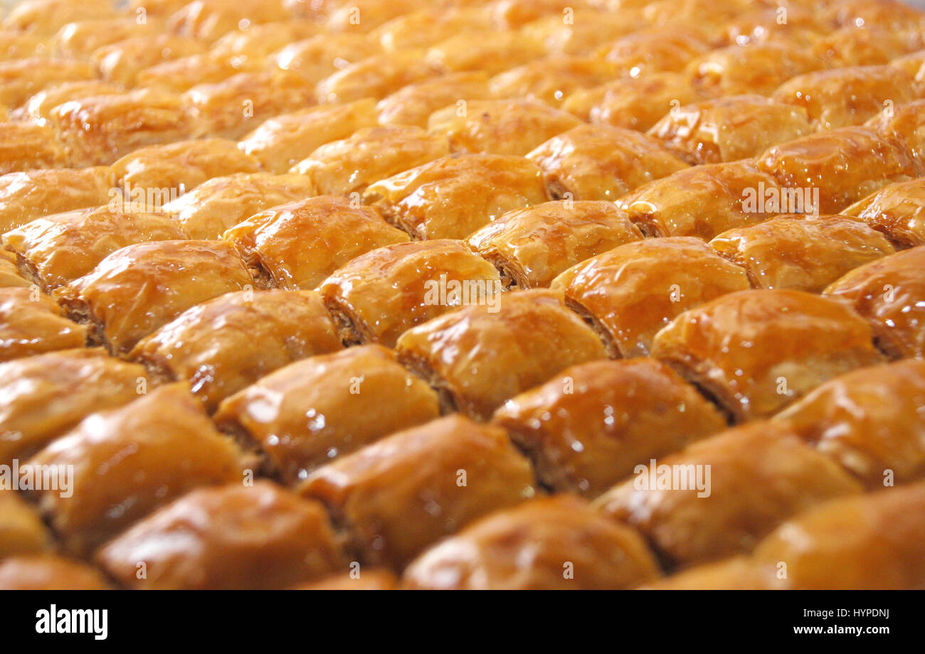 Leckere türkische süße: Baklava.Presentation mit türkischen Baklava-Tee, auch im Nahen Osten bekannt. Stockfoto