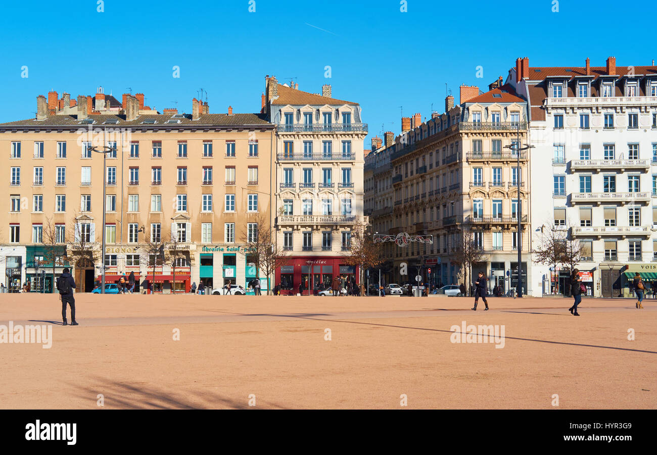 La Place Bellecour, Lyon, Auvergne, Rhône-Alpes, Frankreich. Ein UNESCO-Weltkulturerbe im Herzen der Presqu'ile (Halbinsel) Stockfoto