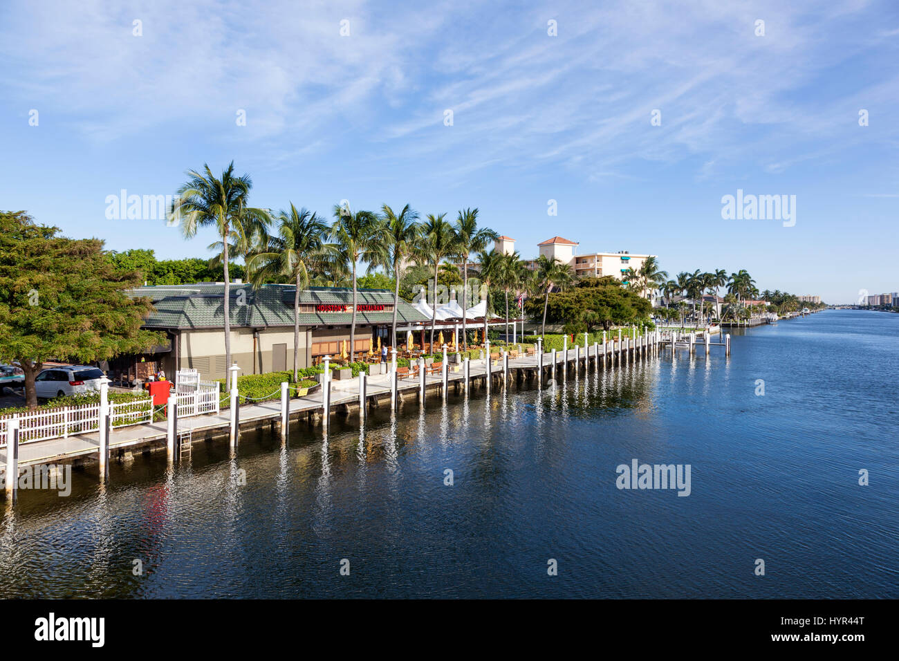 Pompano Beach, Fl, USA - 15. März 2017: Waterfront Restaurant und Gebäude in Pompano Beach, Florida, Vereinigte Staaten Stockfoto