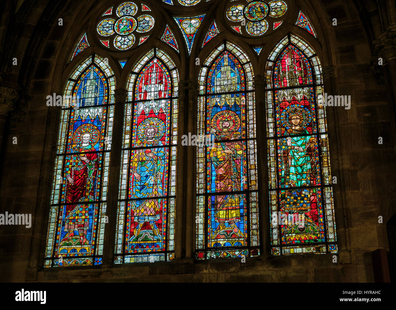 Buntglasfenster, gotische Kathedrale Notre-Dame aus dem 14. Jahrhundert, Straßburg, Elsass, Frankreich, Europa, Stockfoto