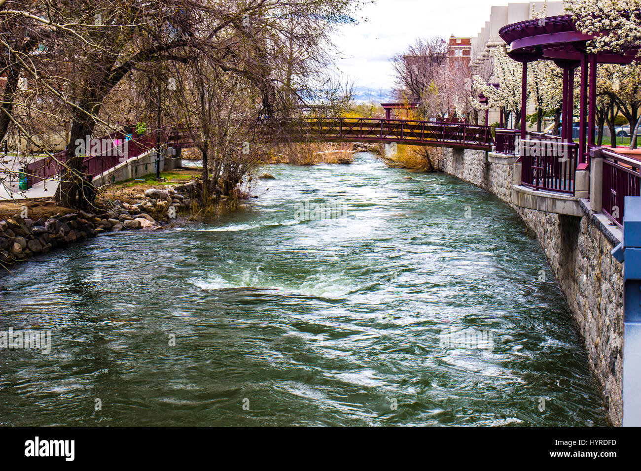 Reißender Fluss von Schneeschmelze In Reno, Nevada Stockfoto