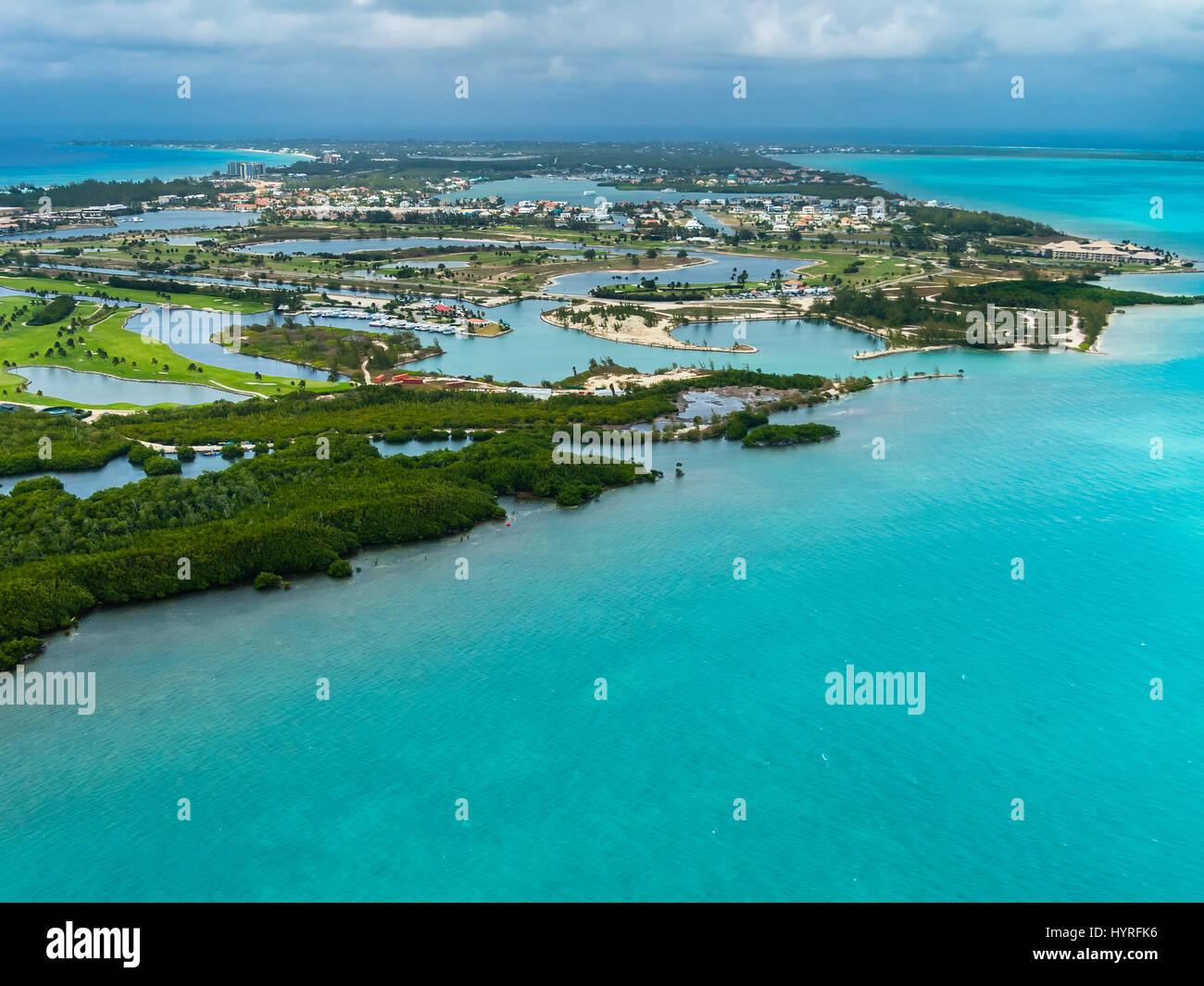 Westbay und Cypress Pointe mit Golfplätzen, Luxus-Wohnviertel, Georgetown, Grand Cayman, Cayman-Inseln, Karibik Stockfoto