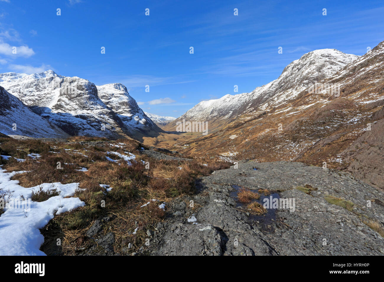 Blick auf die Three Sisters und Aonach Eagach Ridge in Glencoe-Schottland Stockfoto
