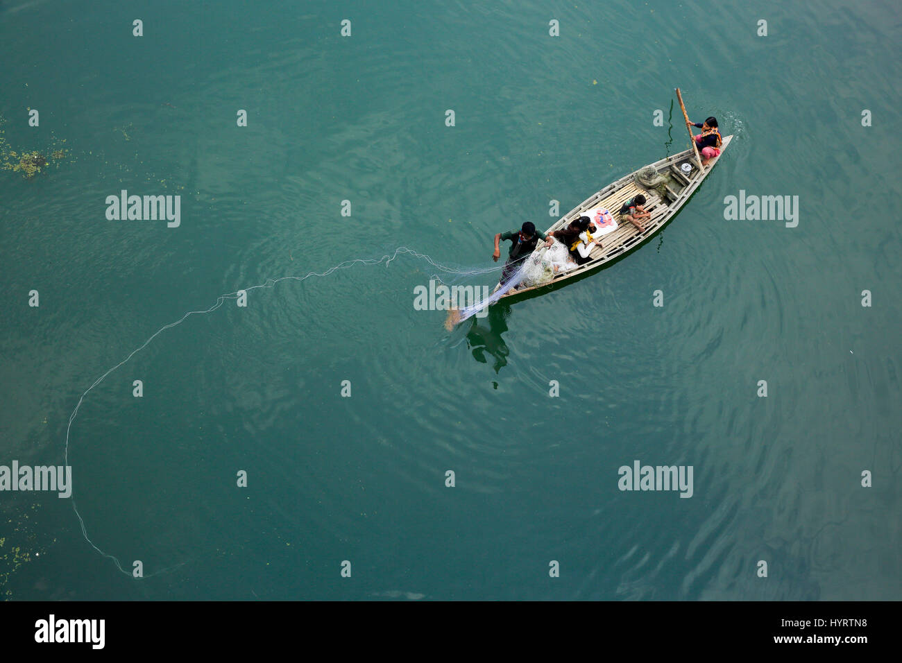 Fischer Angeln am Fluss Bangali, Bogra, Bangladesch. Stockfoto