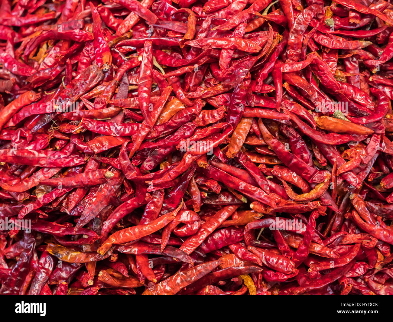 Getrocknete Chilischoten auf einem Markt in Maha Chai, Samut Sakhon Provinz, Thailand. Stockfoto