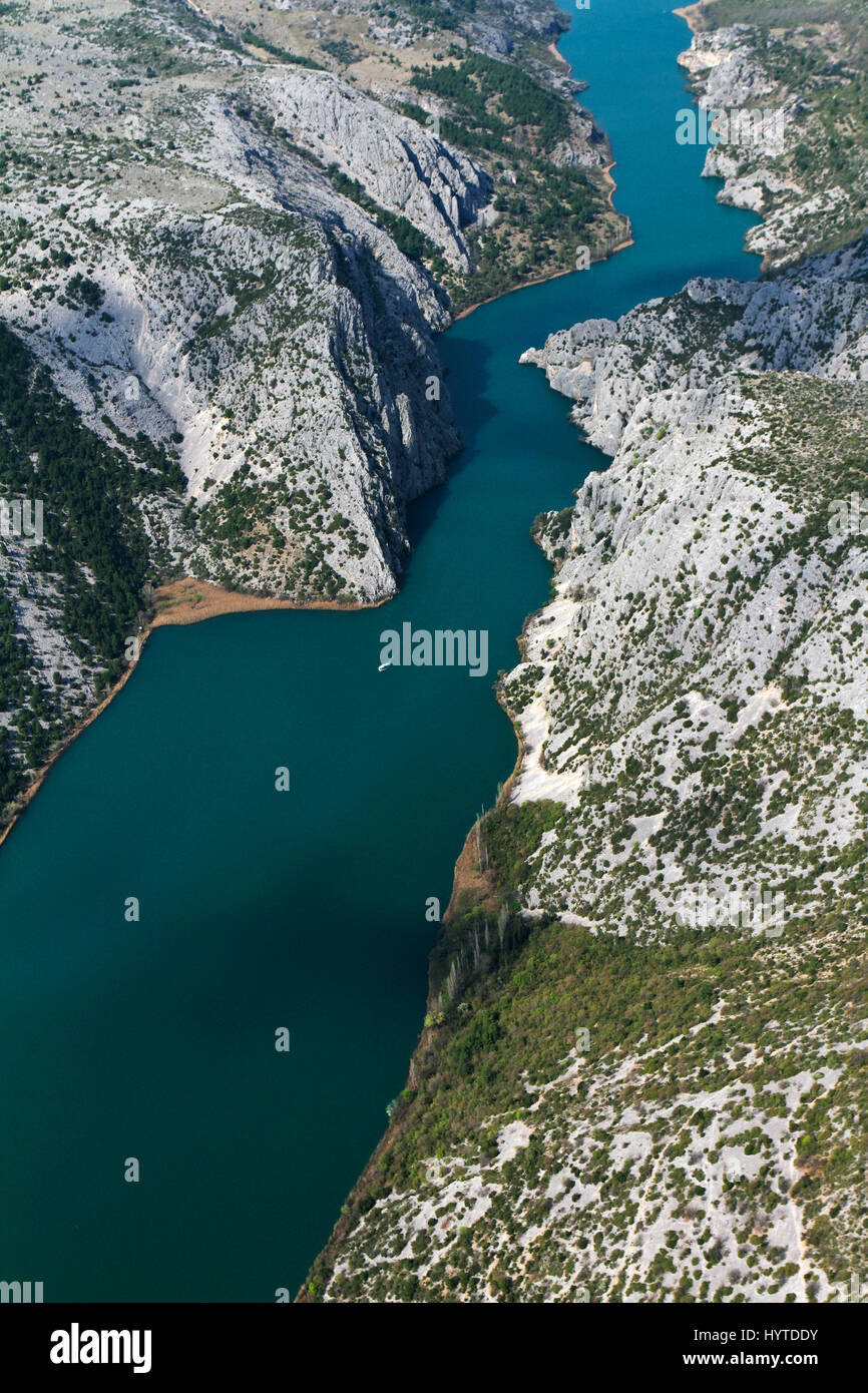 Luftaufnahme einer Schlucht im Nationalpark Krka, Kroatien Stockfoto