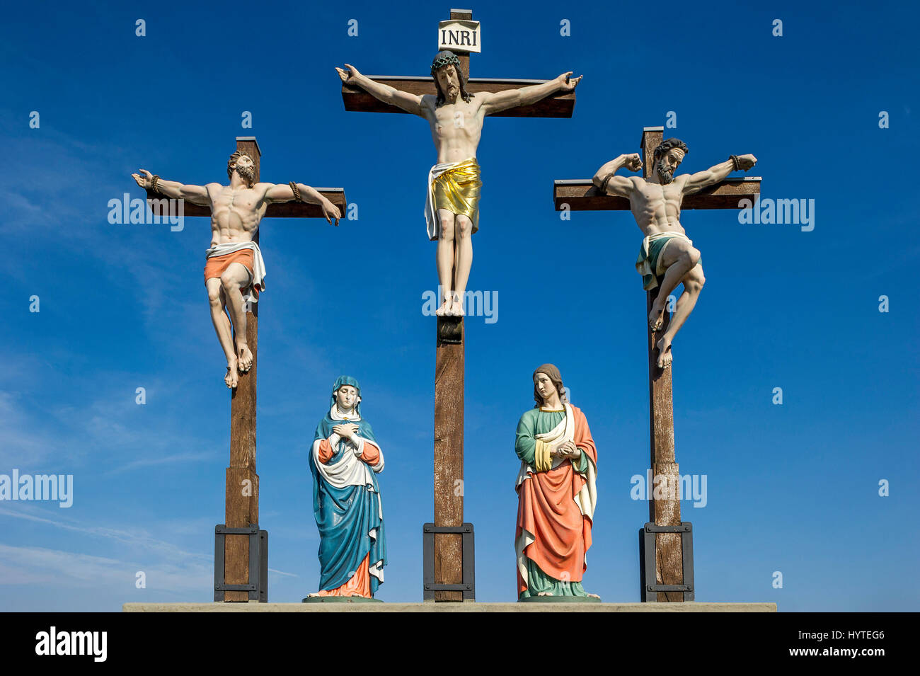 Kreuzigung von Jesus, Jesus und zwei Diebe, St. Anne und Mary, Calvary, Klosterlechfeld, Schwaben, Bayern, Deutschland Stockfoto