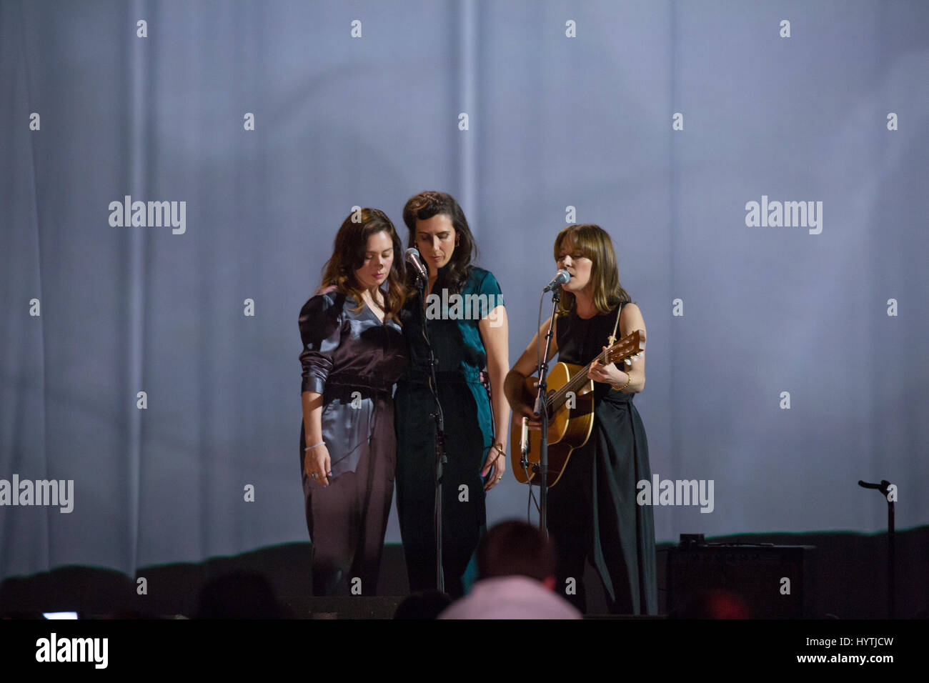 Hydra - Feist, Daniela Gesundheit und AroarA führt "Das ist No Way To Say Goodbye" zu Ehren von Leonard Cohen, 2017 Juno Awards. Stockfoto