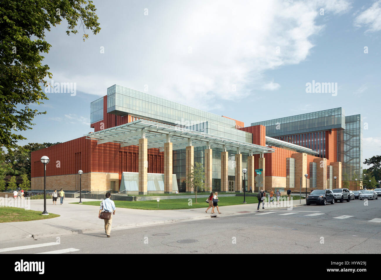 Außenansicht auf Tappan Straße zeigt den Eingang. Universität von Michigan, Stephen M. Ross School of Business, Ann Arbor, USA. Architekt: Stockfoto