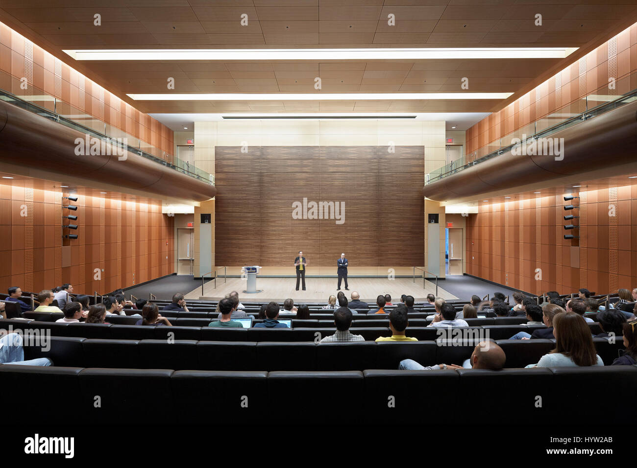 Innenansicht des Auditoriums. Universität von Michigan, Stephen M. Ross School of Business, Ann Arbor, USA. Architekt: Kohn Pedersen Fox als Stockfoto