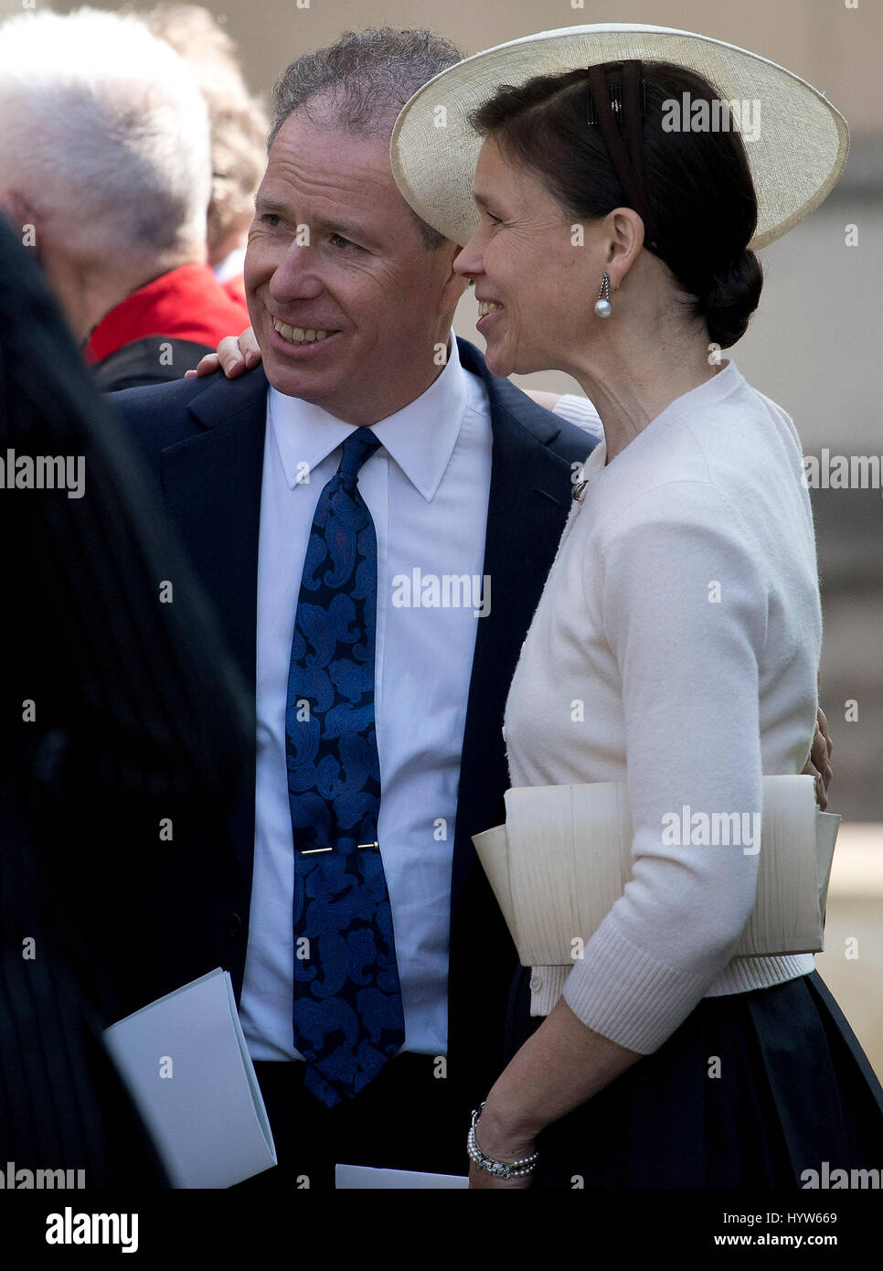 David Armstrong-Jones und seine Schwester Lady Sarah Chatto nach einem Service von Thanksgiving für Lord Snowdon am St.-Margarethen Kirche, Westminster Abbey im Zentrum von London. Stockfoto