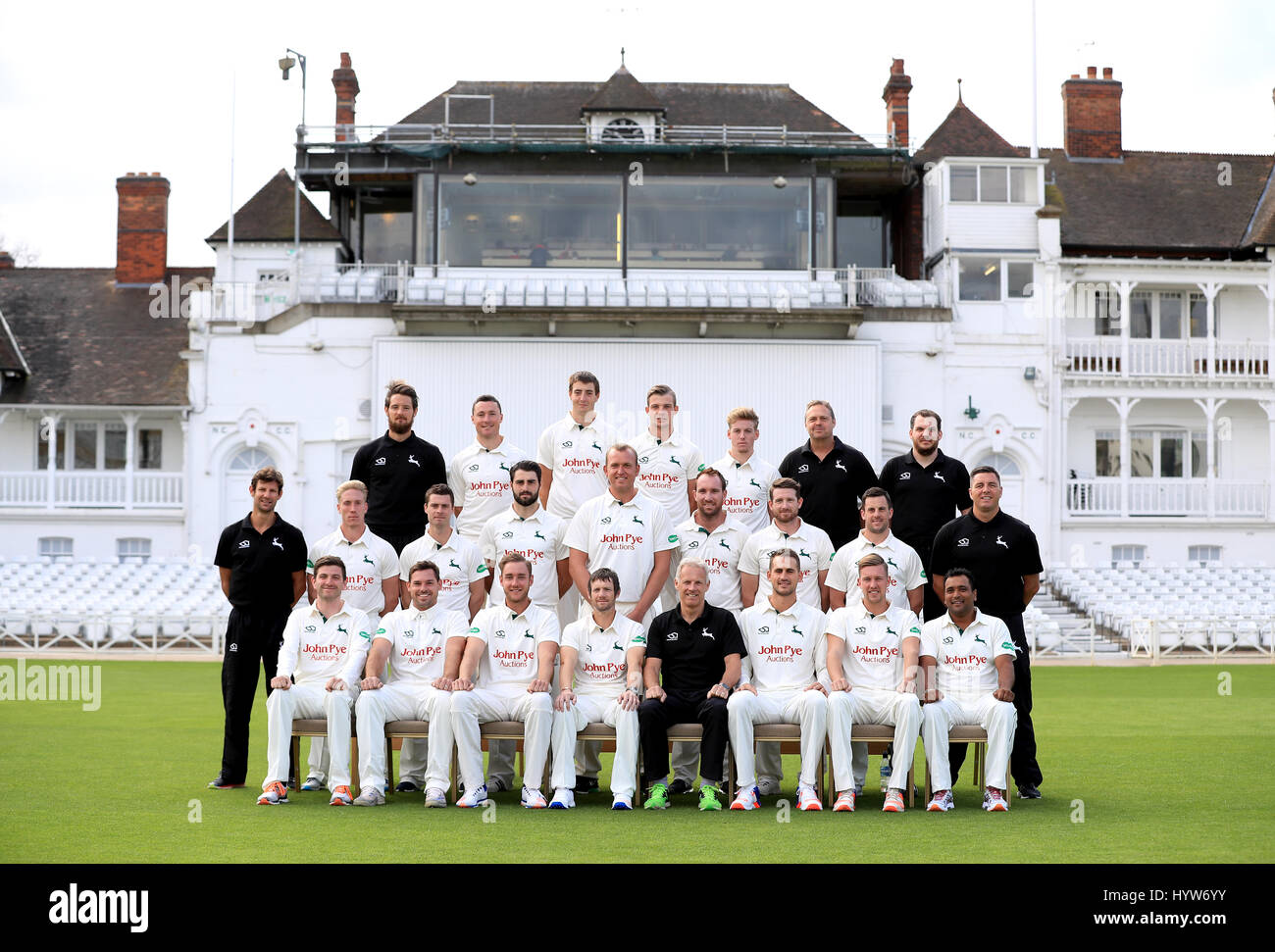 Nottinghamshire (obere Reihe links-rechts) Ross Herridge, Greg Smith, Matthew Carter, Ben Kitt, Tom Moores, James Pipe, Phil Tranter (mittlere Reihe links-rechts) Ant Botha, Luke Wood, Jake Libby, Brett Hutton, Luke Fletcher, Brendan Taylor, Riki Wessels, Steven Mullaney, Paul Franks, (untere Reihe links-rechts) Harry Gurney, Michael Lumb, Stuart Broad, Chris Read, Peter Moores, Alex Hales, Jake Ball, Samit Patel Stockfoto