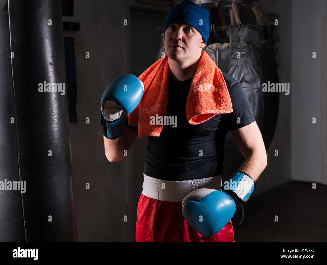 Boxhandschuhe Um Den Hals Stockfotos Und Bilder Kaufen Alamy