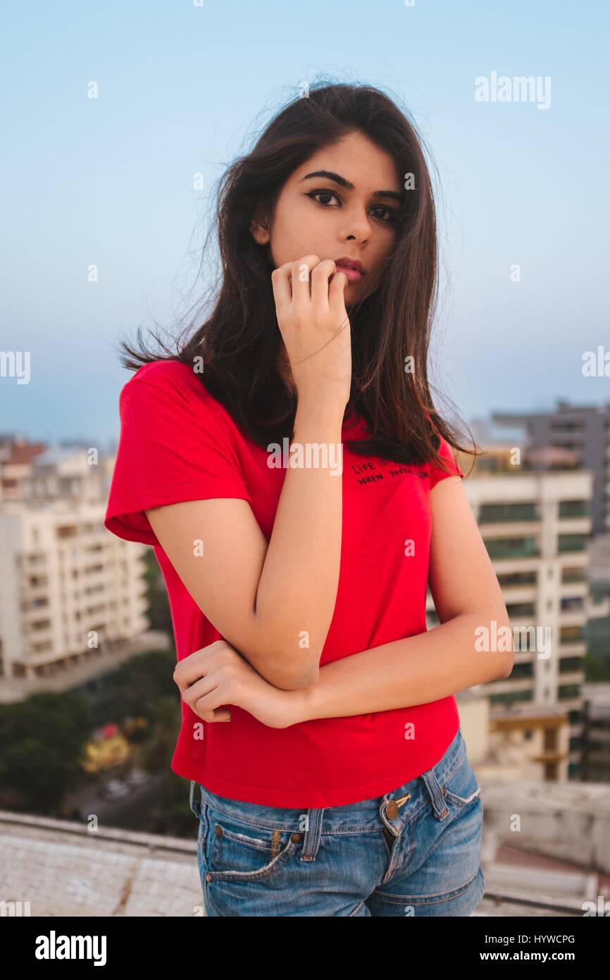 HANDOUT - Aranya Johar, 18 jährige Studentin aus Mumbai in Mumbai, Indien, 15. März 2017 fotografiert. Mit deutlichen Worten zur Aussprache über Gender-Fragen ist die junge Frau in sozialen Medien rund um den Globus präsent.    (Achtung Redaktion: redaktionelle Verwendung nur IN Verbindung mit aktuellen REPORTING/obligatorischen CREDIT: "Tanay Kadel/Dpa") Foto: Tanay Kadel/dpa Stockfoto