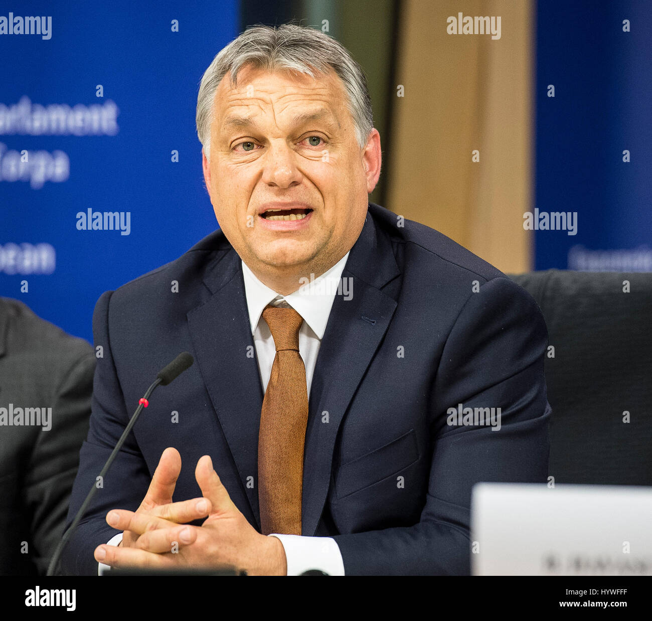 Brüssel, Belgien. 26. April 2017. Ungarns Premier Viktor Orban gibt Pressekonferenz im Europäischen Parlament-Hauptquartier in Brüssel, Belgien auf 26.04.2017 von Wiktor Dabkowski | Nutzung weltweit Credit: Dpa/Alamy Live-Nachrichten Stockfoto