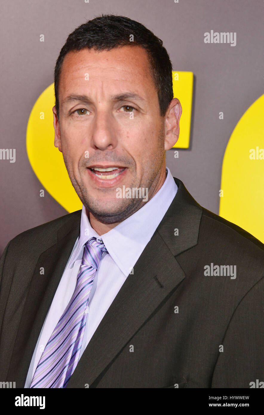 Los Angeles, USA. 6. April 2017. Adam Sandler 034 Netflix Sandy Brexler Premiere am Arclight Theater in Los Angeles angekommen. 6. April 2017. Bildnachweis: Longifilis/USA/Alamy Live-Nachrichten Stockfoto