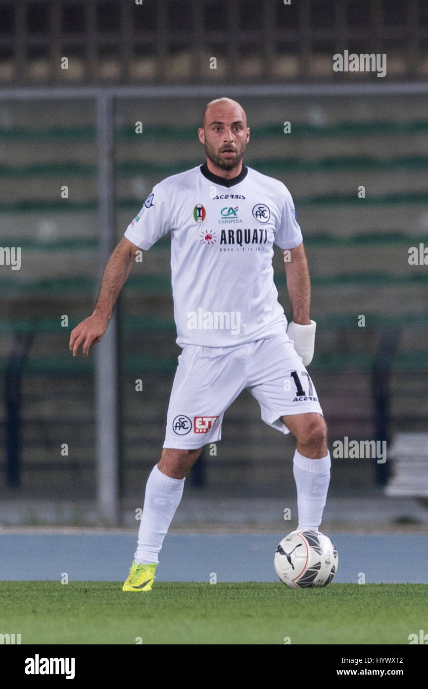 Verona, Italien. 4. April 2017. Francesco Migliore (Spezia) Fußball: Italienische "Serie B" match zwischen Hellas Verona 0-1 Spezia Calcio im Stadio Marc'Antonio Bentegodi in Verona, Italien. Bildnachweis: Maurizio Borsari/AFLO/Alamy Live-Nachrichten Stockfoto