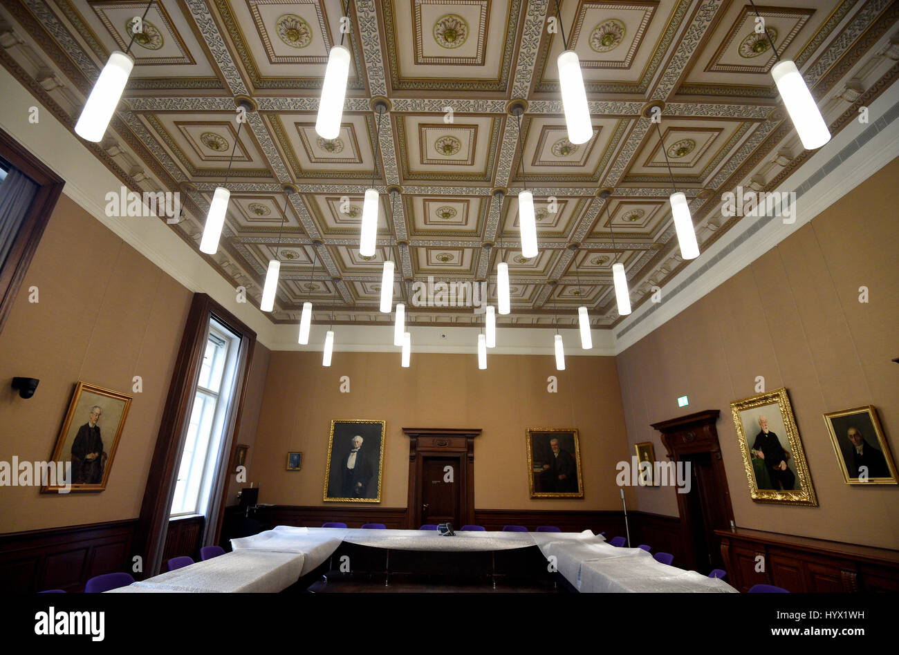 Berlin, Deutschland. 7. April 2017. Adolf von Harnack Raum in einem Gebäude im Bild Website Tour von der Staatsbibliothek (Staatsbibliothek), in Berlin, Deutschland, 7. April 2017. Die Renovierung der Wahrzeichen Status Bibliothek, geöffnet von Kaiser Wilhelm II 1914, hat dazu geführt, dass 80 Prozent des Gebäudes für die Öffentlichkeit gesperrt ist. Foto: Rainer Jensen/Dpa/Alamy Live-Nachrichten Stockfoto