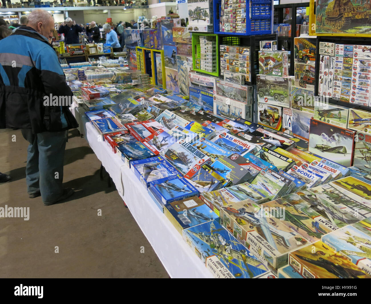 Eine riesige Auswahl an verschiedenen Airfix Plastik Bausätze zum Verkauf auf einem Vintage Toy Fair an Bad & West Showground, Somerset, England Stockfoto