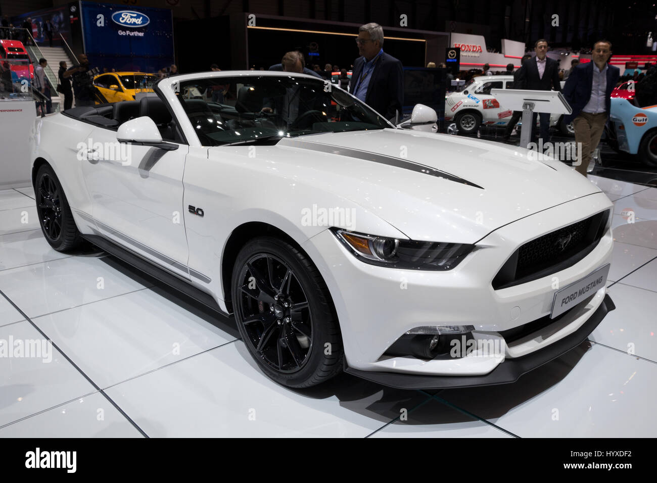 Genf, Schweiz - 7. März 2017: Ford Mustang Cabrio-Sportwagen auf der 87. Genfer Autosalon vorgestellt. Stockfoto