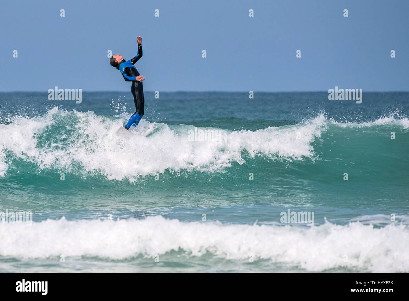Uk surfen Surfer körperliche Aktivität Wassersport skill spektakuläre Aktion Freizeit lifestyle Freizeit Hobby Stockfoto