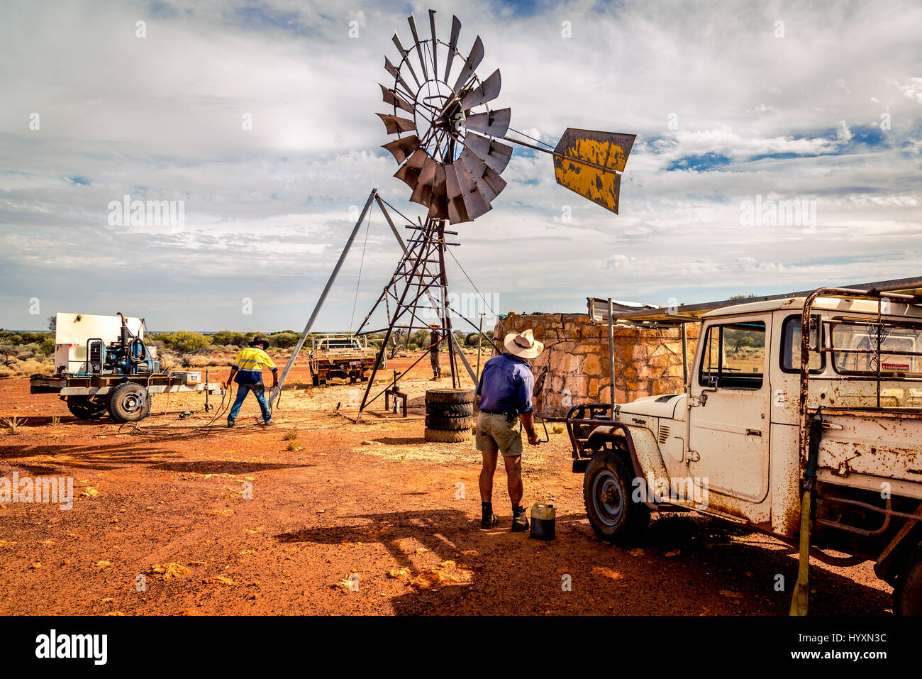 Befestigung der Windmühle am Bahnhof in Western Australia Stockfoto