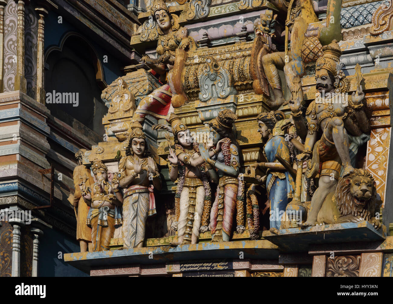 Pettah Colombo SriLanka neue Kathiresan Kovil Tempel, War Gott Murugan Nahaufnahme von Hindu-Götter geweiht Stockfoto