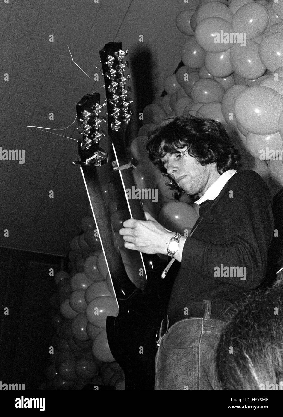 John "Charlie" Whitney führt mit UK Rock Band Familie an der Bristol University Rag Ball in die Anson Zimmer im Studenten Union am 7. März 1969 Stockfoto