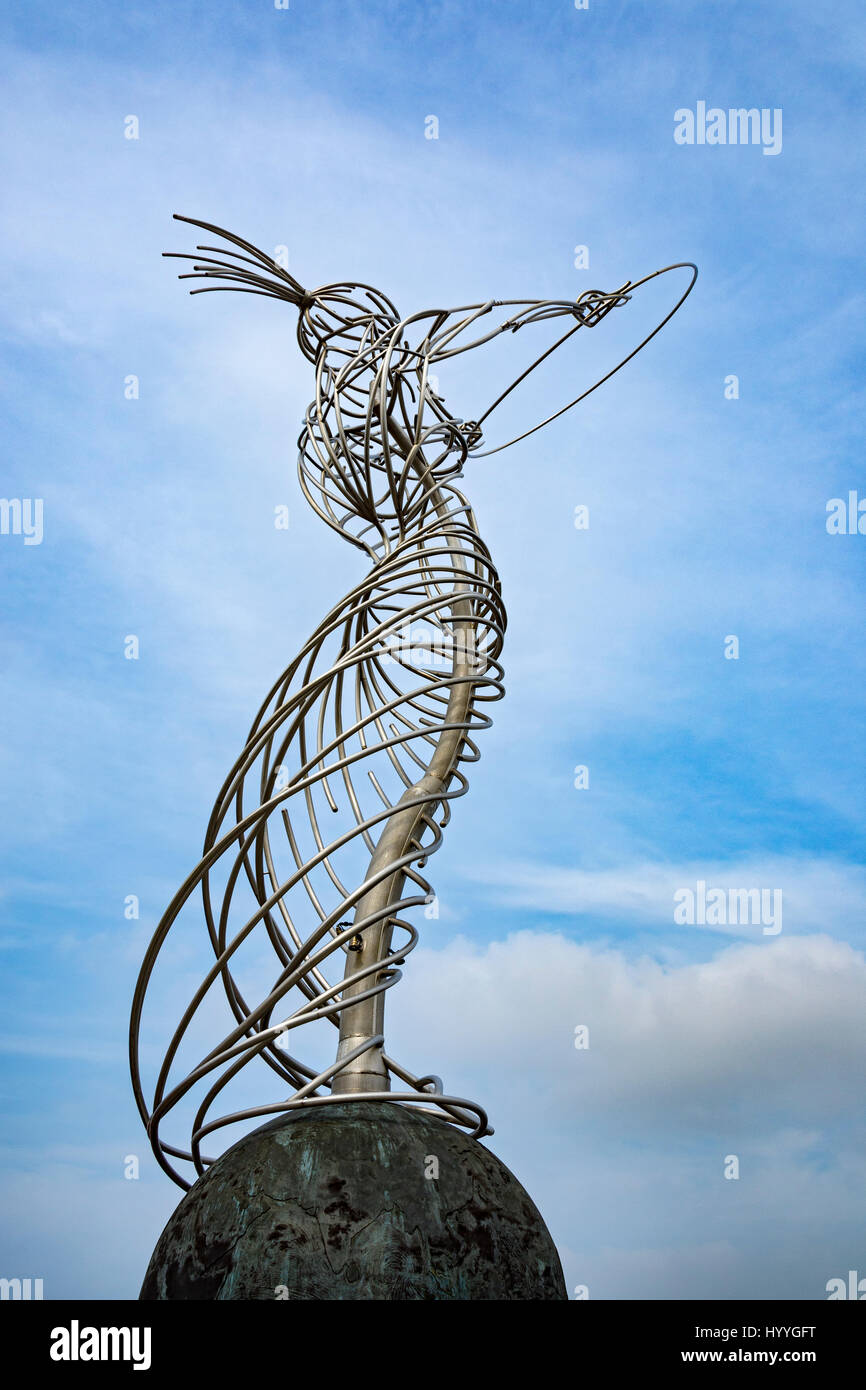 "Leuchtturm der Hoffnung", eine Skulptur von Andy Scott, Thanksgiving Square, Belfast, Grafschaft Antrim, Nordirland, Vereinigtes Königreich Stockfoto