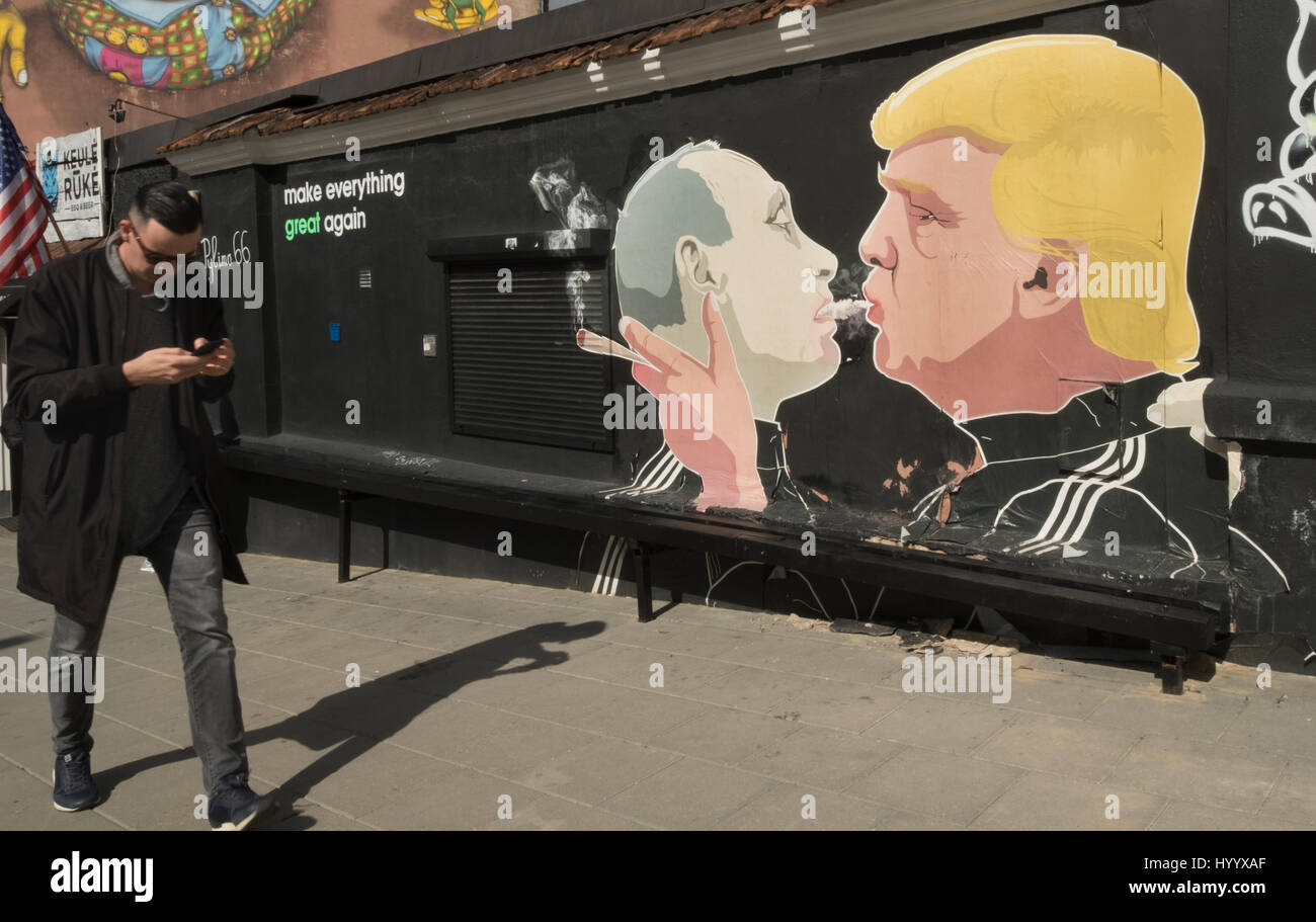 Machen alles toll wieder, Putin, Trump Wandbild im Keule-Ruke Café, Vilnius Stockfoto