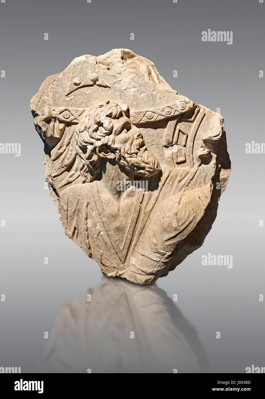 Römischen Relief Panel zeigt ein Barbar, ca. 98-117 n. Chr. aus dem Palast Montecitorio, Rom. 39163, römische Nationalmuseum Rom Inv. Stockfoto
