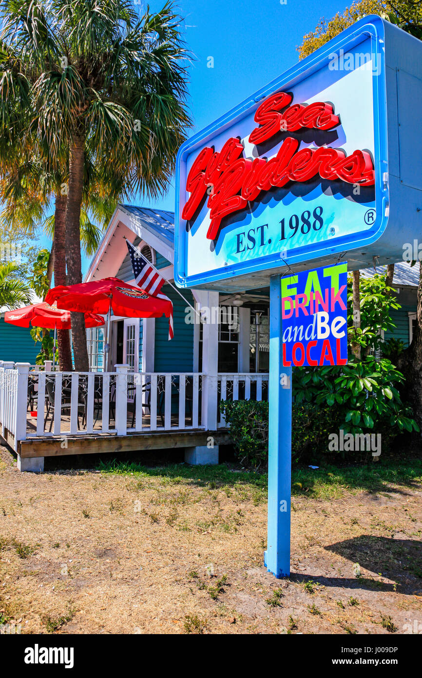 Meer Sea Riders Restaurant in der Innenstadt von Dunedin, Florida Stockfoto