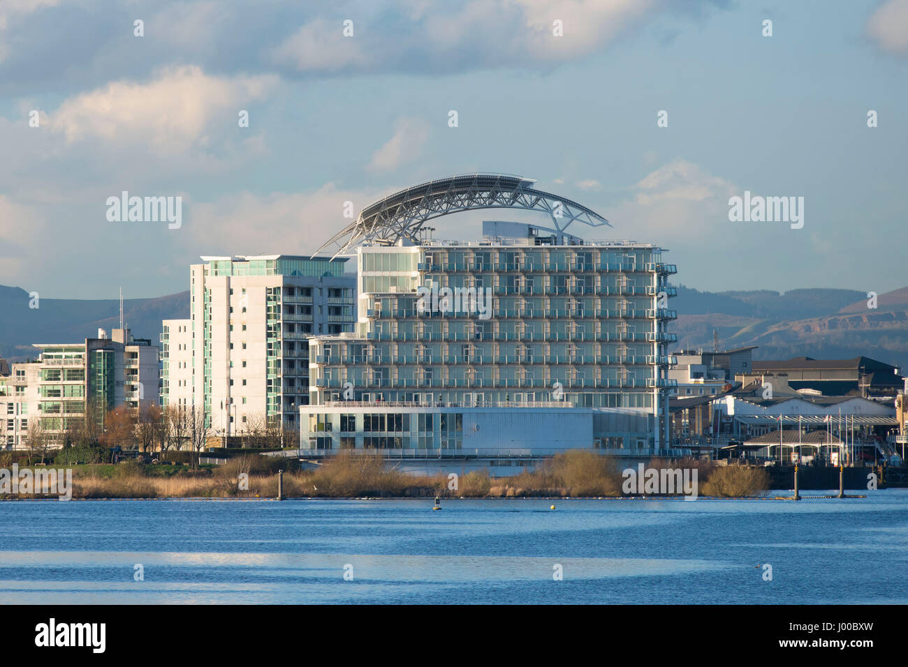 St.David Hotel bei Sonnenuntergang in der Bucht von Cardiff, South Wales, UK. Stockfoto