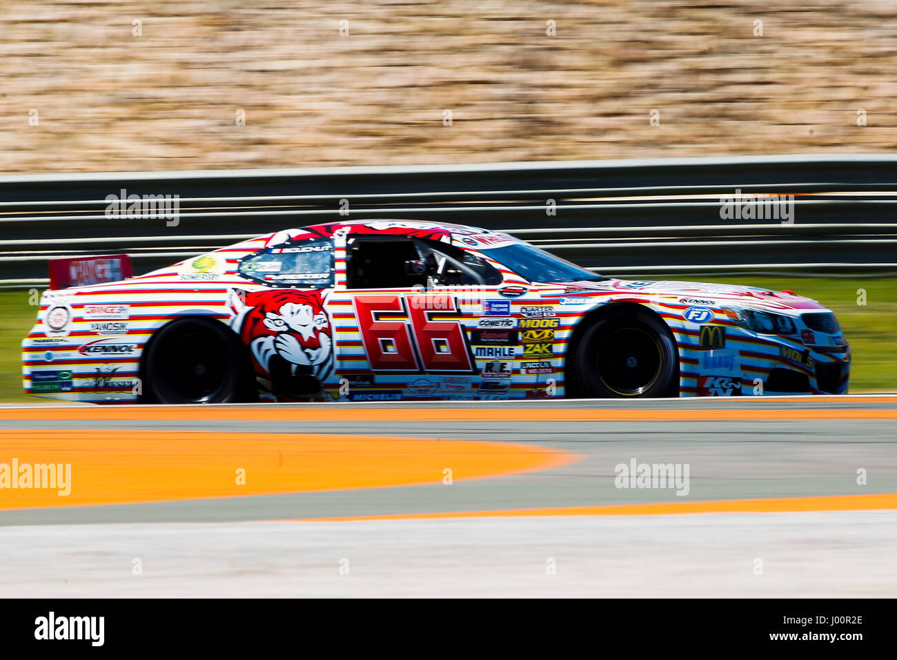 Valencia, Spanien. 8. April 2017. Valencia, ESPANA - März 2017: Bouchut während der NASCAR WHELEN EURO Serie Rennen 1 ELITE 1 in Circuit Ricardo Tormo, Cheste, Valencia, Spanien. : Bildnachweis Cronos/Omar Arnau: Cronos/Alamy Live-Nachrichten Stockfoto