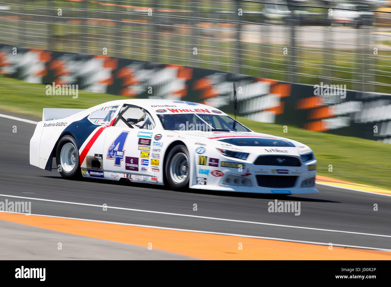 Valencia, Spanien. 8. April 2017. Valencia, ESPANA - März 2017: Giudice während der NASCAR WHELEN EURO Serie Rennen 1 ELITE 1 in Circuit Ricardo Tormo, Cheste, Valencia, Spanien. : Bildnachweis Cronos/Omar Arnau: Cronos/Alamy Live-Nachrichten Stockfoto