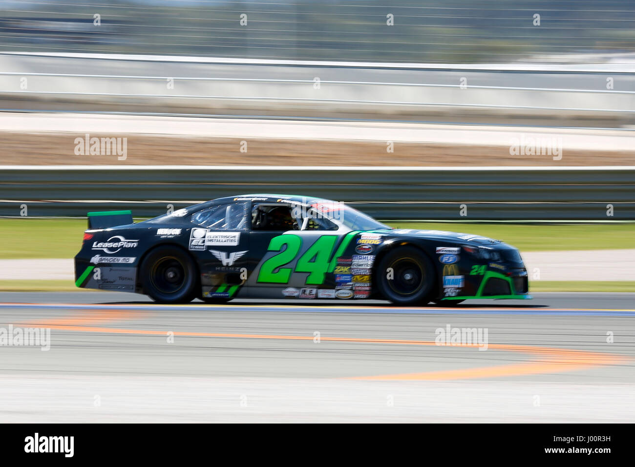 Valencia, Spanien. 8. April 2017. Valencia, ESPANA - März 2017: Kumpen während der NASCAR WHELEN EURO Serie Rennen 1 ELITE 1 in Circuit Ricardo Tormo, Cheste, Valencia, Spanien. : Bildnachweis Cronos/Omar Arnau: Cronos/Alamy Live-Nachrichten Stockfoto