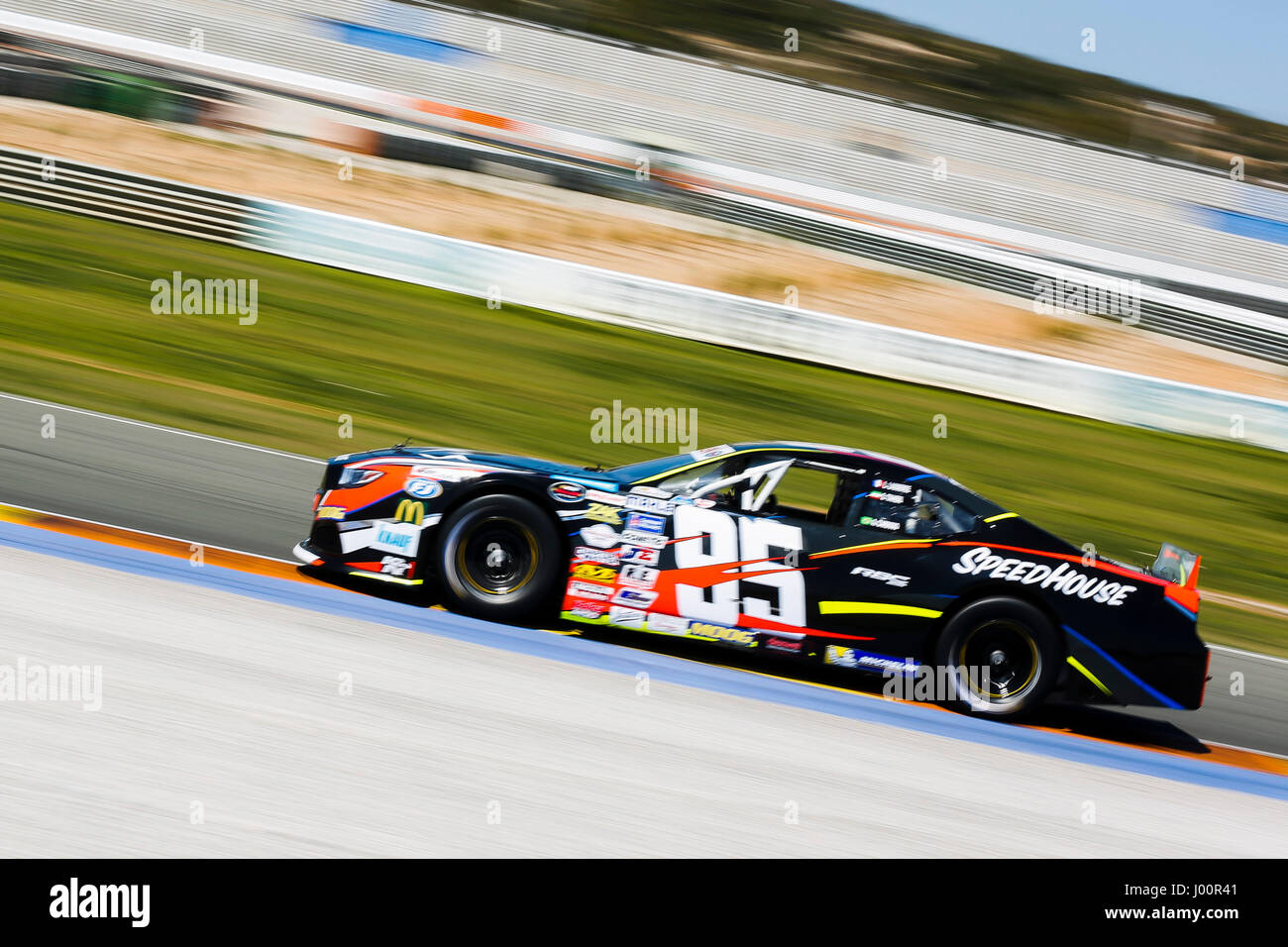 Valencia, Spanien. 8. April 2017. Valencia, ESPANA - März 2017: De Doncker während der NASCAR WHELEN EURO Serie Rennen 1 ELITE 1 in Circuit Ricardo Tormo, Cheste, Valencia, Spanien. : Bildnachweis Cronos/Omar Arnau: Cronos/Alamy Live-Nachrichten Stockfoto