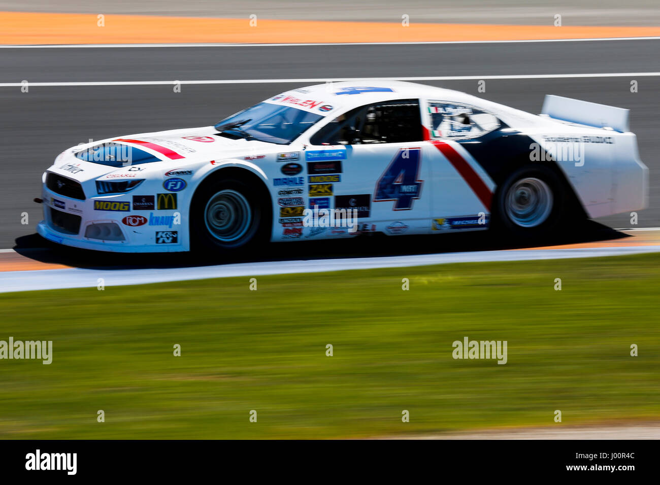 Valencia, Spanien. 8. April 2017. Valencia, ESPANA - März 2017: Giudice während der NASCAR WHELEN EURO Serie Rennen 1 ELITE 1 in Circuit Ricardo Tormo, Cheste, Valencia, Spanien. : Bildnachweis Cronos/Omar Arnau: Cronos/Alamy Live-Nachrichten Stockfoto