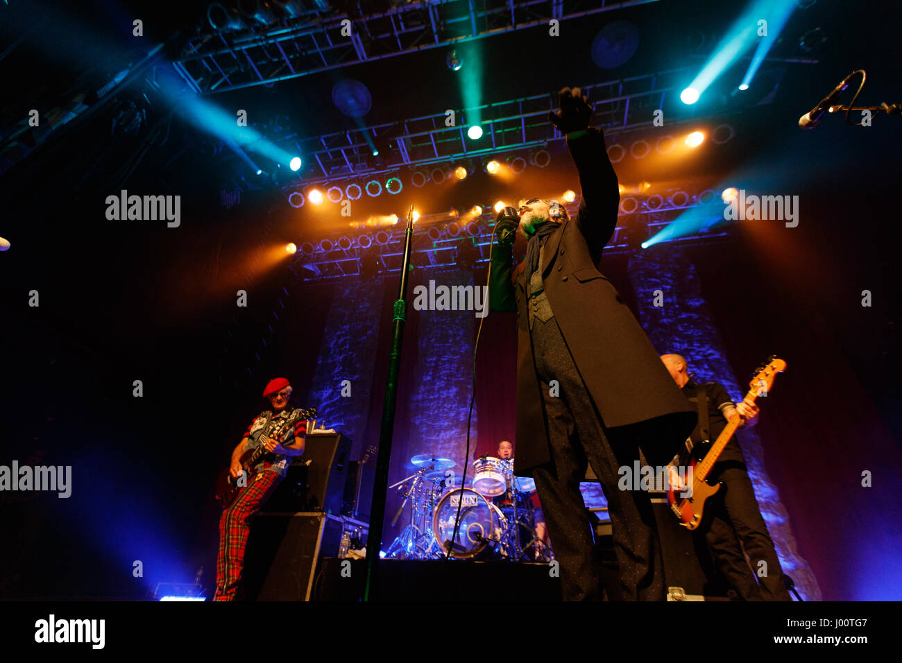 San Diego, Kalifornien. 7. April 2017. Sänger Dave Vanian führt mit The Damned im House of Blues. Unterstützt wird er von Gitarrist Captain Sensible, Pitch-Schlagzeuger und Bassist Stu West. London im Jahr 1976 gegründet ist auf ihren 40. Jubiläums-Tour The Damned. Stockfoto